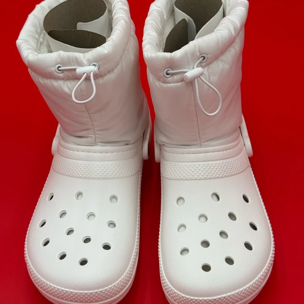 Crocs Unisex White Classic Lined Neo Puff Boots |  NWOT ships next‎ day .